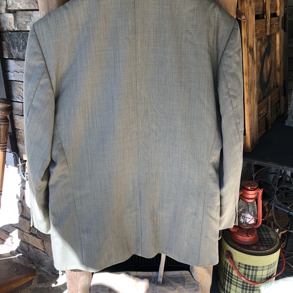 Mens Suit; Thomas Churchill Suit; 3 Button Tan 44 Regular; Classic Style - Picture 3 of 8